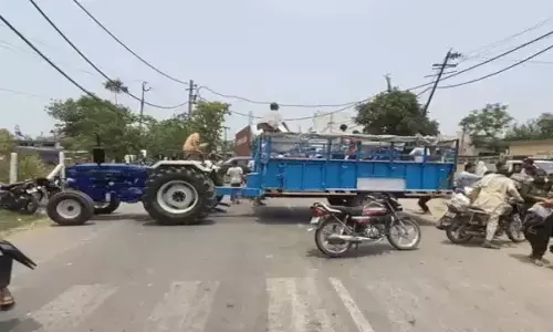 यमुनानगर के जड़ौदा गांव में चार दिन से बिजली नहीं, ग्रामीणों ने किया रोड जाम