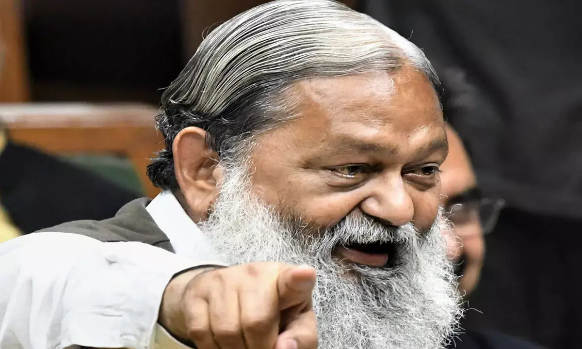 दो घंटे में थे ट्रांसफार्मर बदलने के निर्देश, 15 दिन में भी हल न होने पर JE को किया सस्पेंड