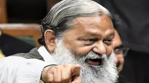 दो घंटे में थे ट्रांसफार्मर बदलने के निर्देश, 15 दिन में भी हल न होने पर JE को किया सस्पेंड