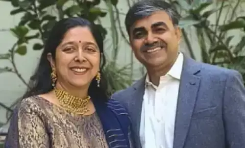 आगरा के नीरज और अपर्णा लवानिया की मौत, शोक में डूबा गांव