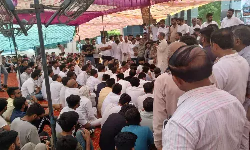 वीसी ने मांगें मान परीक्षाओं का शेड्यूल किया जारी, पीएचडी स्कॉलर को आंदोलन तोड़ने वाली कहकर दी धमकी वीसी ने मांगें मान परीक्षाओं का शेड्यूल किया जारी, पीएचडी स्कॉलर को आंदोलन तोड़ने वाली कहकर दी धमकी