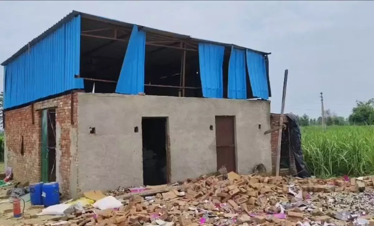 अमरोहा पटाखा फैक्ट्री धमाका, अवैध पटाखा फैक्ट्री हादसा, Amroha firecracker factory blast अमरोहा पटाखा फैक्ट्री धमाका, अवैध पटाखा फैक्ट्री हादसा, Amroha firecracker factory blast
