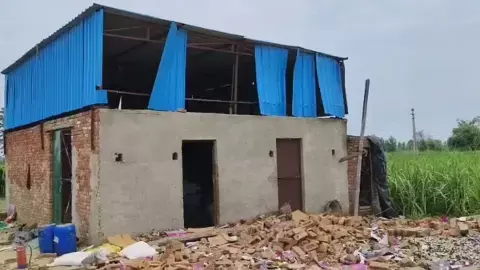 अमरोहा पटाखा फैक्ट्री धमाका, अवैध पटाखा फैक्ट्री हादसा, Amroha firecracker factory blast