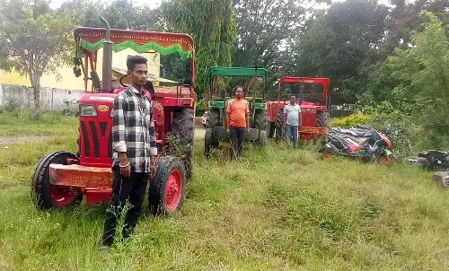 Batouli Mineral Department 3 tractors filled with sand seized
