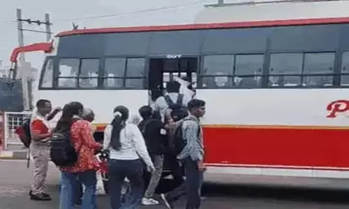 कंडेक्टर से मारपीट के विरोध में कर्मचारियों ने किया चक्का जाम, फतेहाबाद में यात्री परेशान