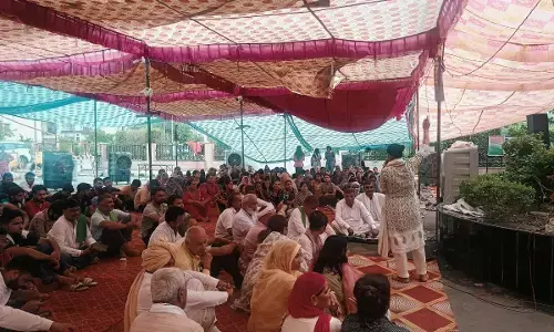 कांग्रेस अध्यक्ष खड़गे ने HAU के छात्रों को फोन पर दिया समर्थन, 35 आंदोलनकारियों पर केस दर्ज कांग्रेस अध्यक्ष खड़गे ने HAU के छात्रों को फोन पर दिया समर्थन, 35 आंदोलनकारियों पर केस दर्ज