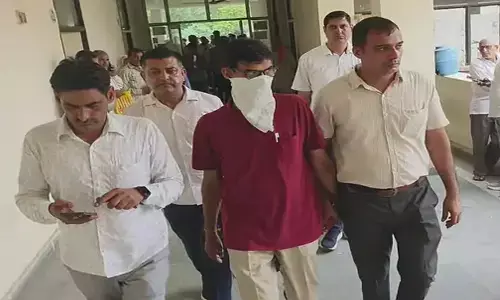 पटवारी 8 हजार रुपये की रिश्वत लेते गिरफ्तार, जमीन का खाता अलग करने को मांगे थे 25 हजार