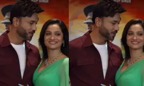 एक्ट्रेस Ankita Lokhande हरे रंग की साड़ी में दिखीं बेहद खूबसूरत, पति विक्की संग दिया स्टालिश पोज