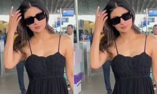 स्टाइलिश  क्वीन एक्ट्रेस Mouni Roy का ऑल-ब्लैक एयरपोर्ट लुक, देखकर आप भी कहेंगे- वाओ!