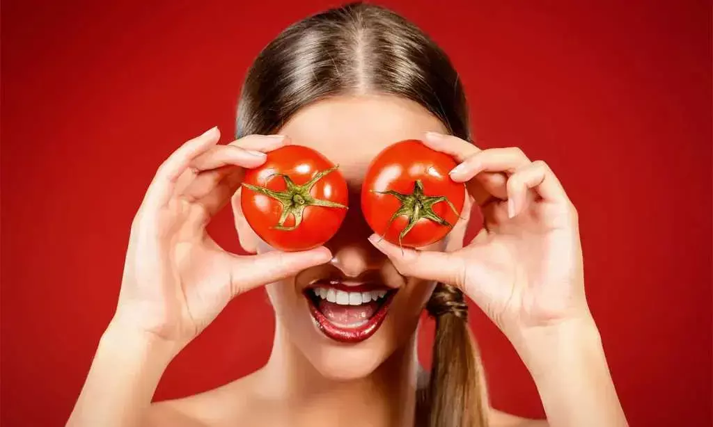 tomato face pack for glowing skin