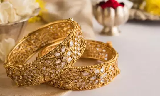 Kundan Bangles Design: हाथों में खूबसूरत लगेंगे ये कुंदन बैंगल्स डिजाइन, हर साड़ी पर खूब जचेंगे