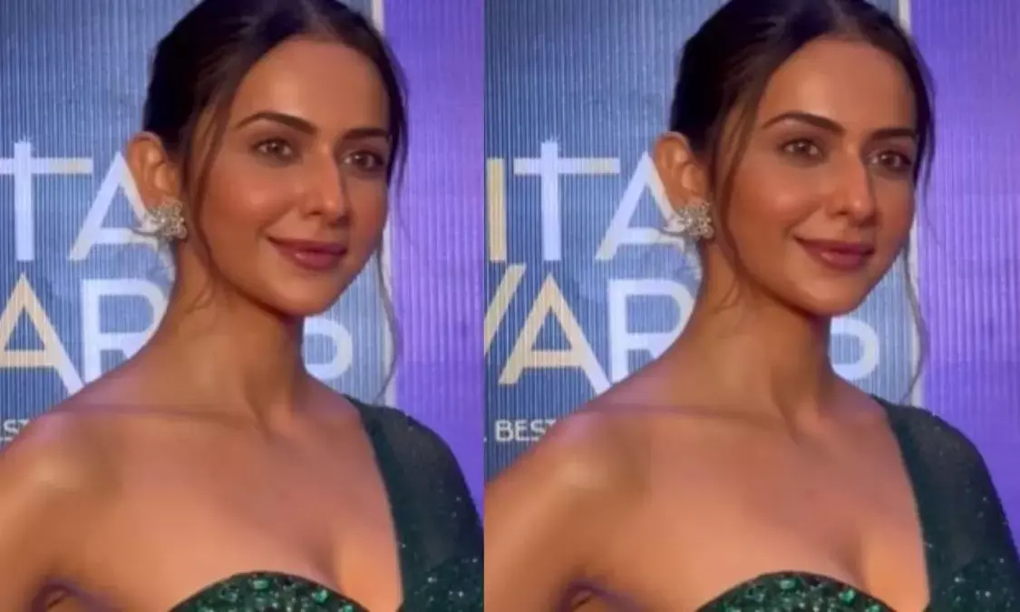 एक्ट्रेस Rakul Preet का बोल्ड ग्रीन साड़ी लुक, देखिए ट्रेडिशन से लेकर ग्लैमर का तड़का