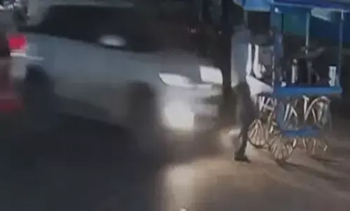 कार ने मारी ठेलेवाले को टक्कर, मौके पर हुई मौत