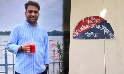 डीसी कार्यालय का पीए तबादले के नाम पर 3.50 लाख रुपये रिश्वत लेते गिरफ्तार