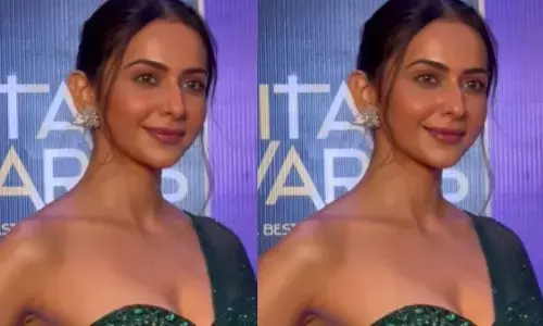 एक्ट्रेस Rakul Preet का बोल्ड ग्रीन साड़ी लुक, देखिए ट्रेडिशन से लेकर ग्लैमर का तड़का