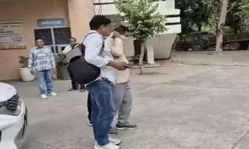 तरावड़ी अनाज मंडी में सुपरवाइजर 5 हजार रुपये रिश्वत लेते रंगे हाथ पकड़ा