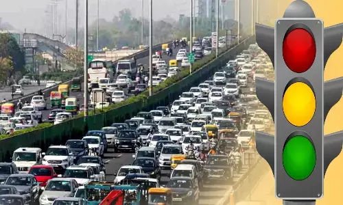 गुरुग्राम में द्वारका एक्सप्रेसवे के 6 चौराहों पर लगेंगे ट्रैफिक सिग्नल, गाड़ियों की रफ्तार पर लगेगा ब्रेक