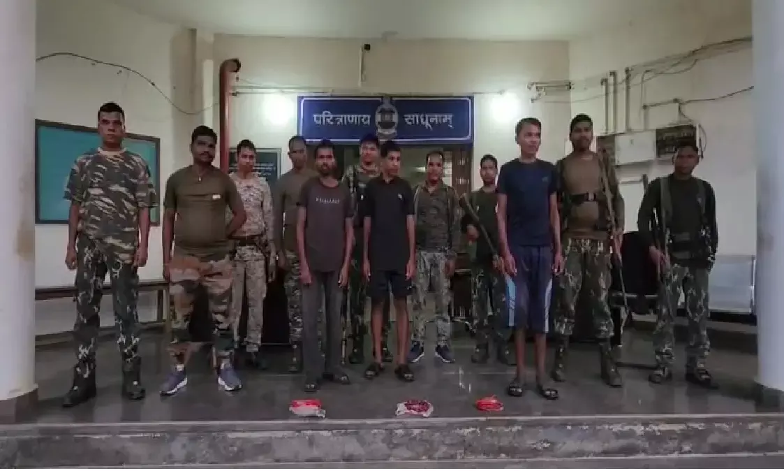 Five Naxalites in police custody
