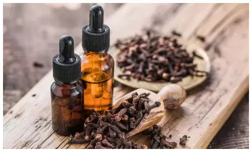How to make clove oil at home