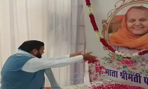 CM सैनी ने कैप्टन अभिमन्यु की माता को दी श्रद्धांजलि, बोले- समाज उत्थान में लगाया जीवन