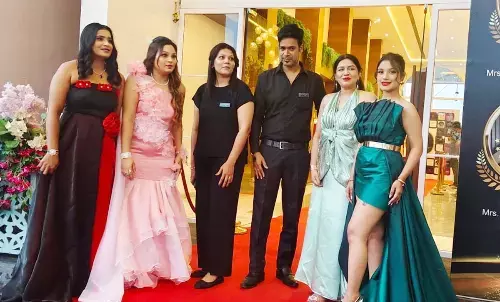 Ramp Walk Bollywood Actress Amrita Prakash