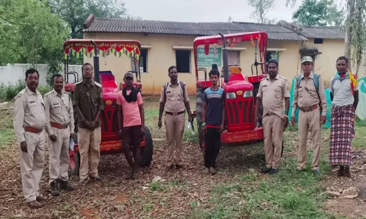 Jagdalpur Encroachment on forest land Two tractors seized Kungarpal forest range Bastar