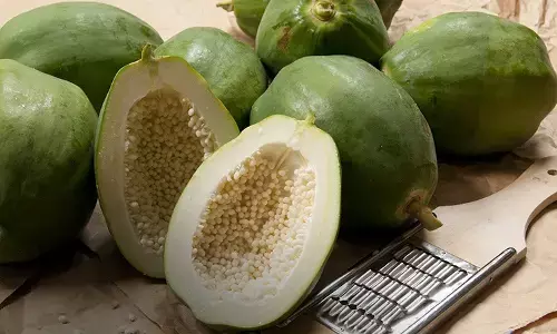 कच्चा पपीता खाने के मिलेंगे 6 जबरदस्त फायदे, जानें डाइट में शामिल करने के आसान तरीके