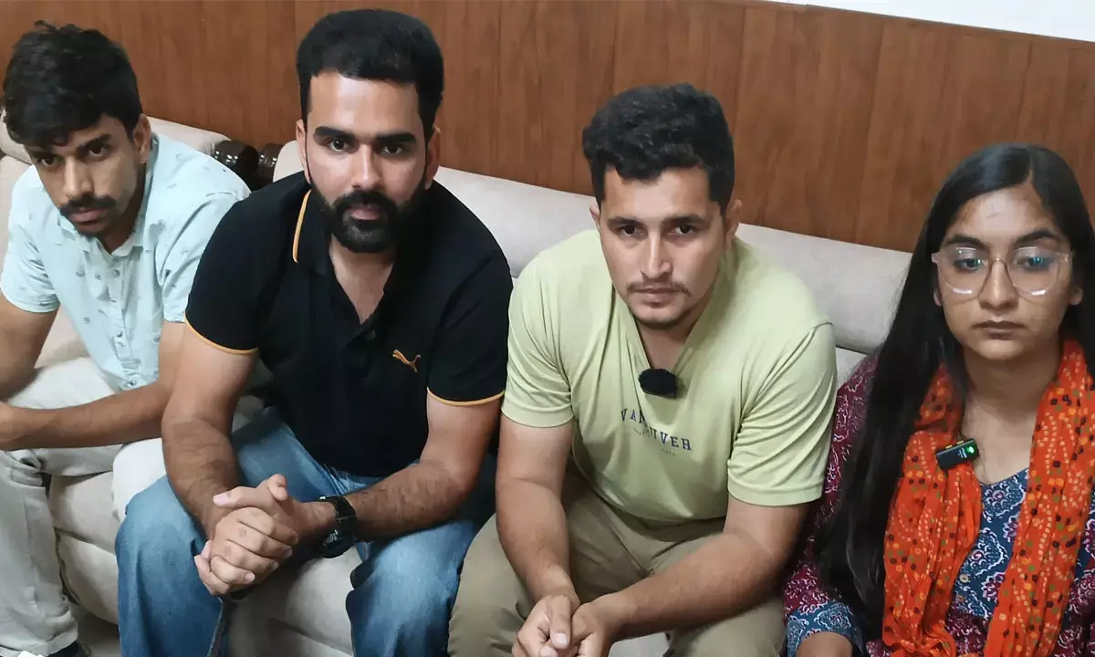 वीसी को 6 माह की छुट्टी भेजने पर बनी सहमति, आंदोलन कर रहे छात्रों ने लिखित आश्वासन मांगा