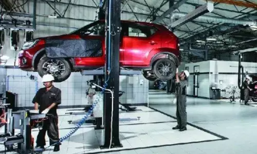 कार बेचने वाली कंपनी सर्विस में भी बनी चैंपियन, महीने भर में 24.5 लाख कारों की कर दी सर्विस