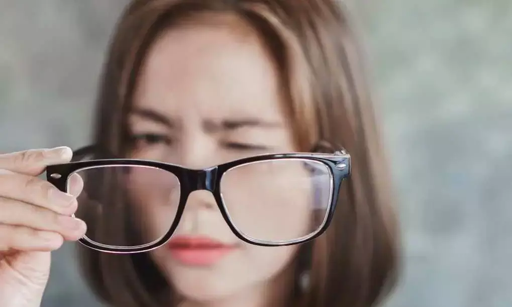 आंखों की रोशनी में सुधार लाएंगे 5 घरेलू तरीके, दादा-नानी के नुस्खे दिखाएंगे कमाल! आंखों की रोशनी में सुधार लाएंगे 5 घरेलू तरीके, दादा-नानी के नुस्खे दिखाएंगे कमाल!