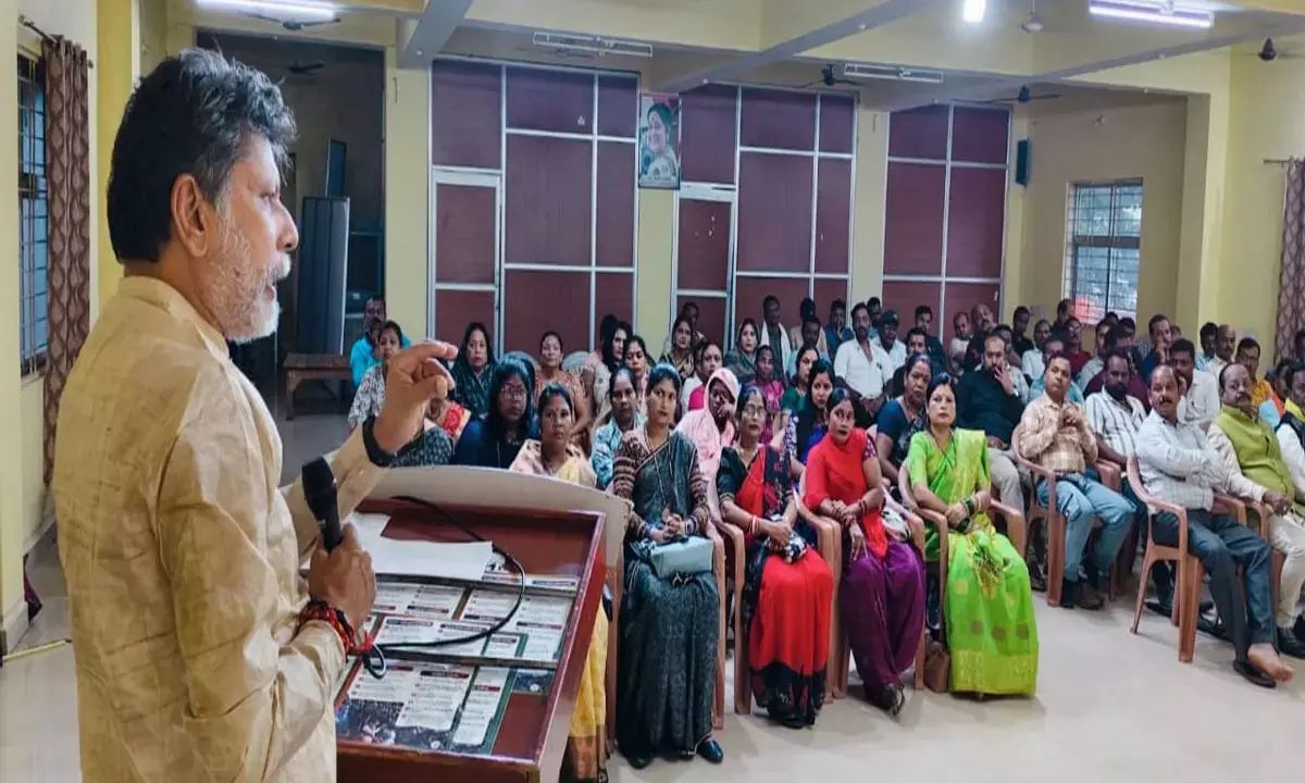 State President Kiran Dev