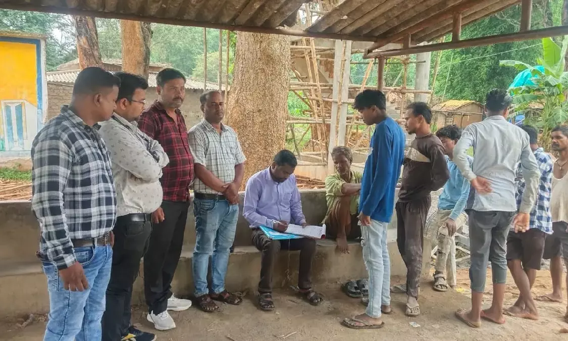 Labor department officials conducting an investigation