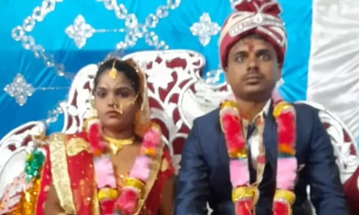 Husband kills wife Itarsi railway track