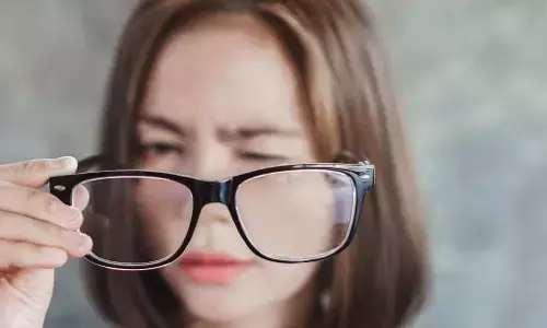 आंखों की रोशनी में सुधार लाएंगे 5 घरेलू तरीके, दादा-नानी के नुस्खे दिखाएंगे कमाल!