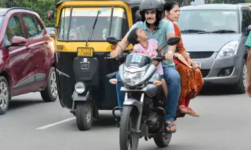 नितिन गडकरी ने खत्म किया टू-व्हीलर पर टैक्स वाली खबरे से सस्पेंस, मीडिया में हो रही थी वायरल