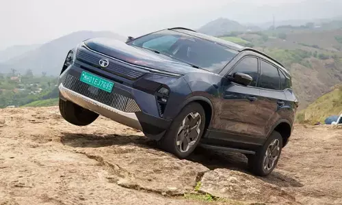 कल आएगा इस इलेक्ट्रिक SUV का AWD वैरिएंट, सिंगल चार्ज पर मिलेगी 627Km की रेंज