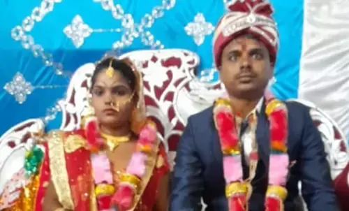 Husband kills wife Itarsi railway track