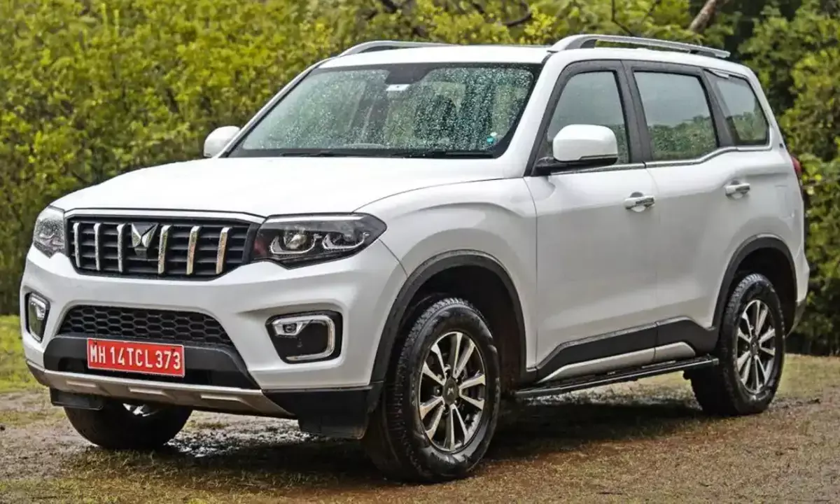 अब पहले से ज्यादा सेफ हो गई ये SUV, कंपनी ने नए फीचर्स के साथ कई वैरिएंट जोड़े