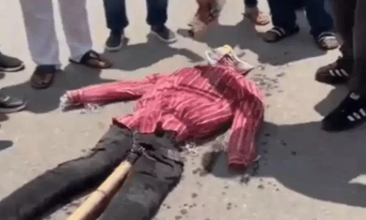 करनाल में दिलजीत दोसांझ का पुतला दहन, पाकिस्तानी एक्ट्रेस को फिल्म में लेने पर भड़का विरोध