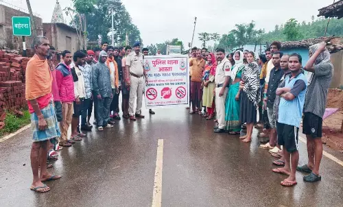 नशा मुक्त भारत पखवाड़ा : जशपुर पुलिस ने हजारों लोगों को किया जागरूक, युवाओं को नशे से दूर रहने की हिदायत