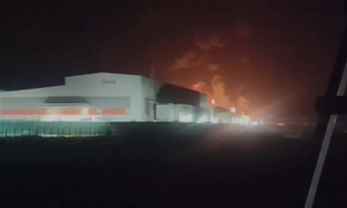 Massive Fire accident in Mattress factory Massive Fire accident in Mattress factory