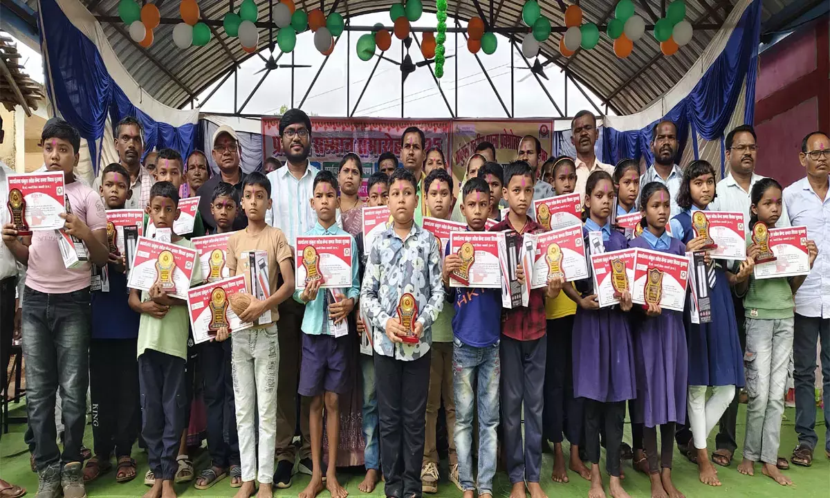 Dhamtari  Sahu couple installed smart TV 160 schools children learning modern technology