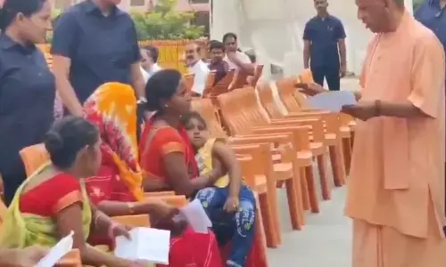 Yogi Adityanath, Janta Darshan, Gorakhnath Temple, up news in hindi, yogi latest news, योगी आदित्यनाथ, जनता दर्शन