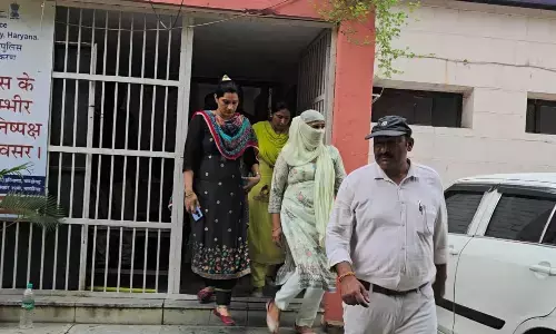 महिला SI थाने में ही रिश्वत लेते गिरफ्तार, रेप केस रद्द करने के बदले मांगे थे 1 लाख रुपये