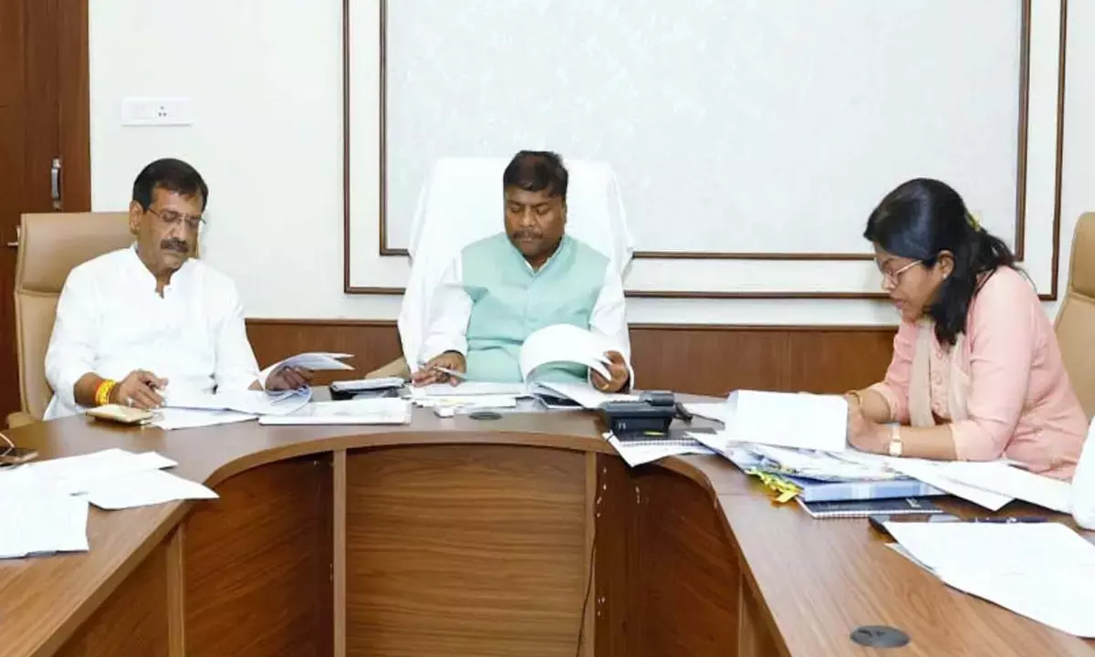 डीएपी की कमी, एनपीके का लक्ष्य बढ़ाया :  खाद की कालाबाजारी पर होगी सख्ती,  मंत्री कश्यप ने कहा- होगी कड़ी कार्रवाई