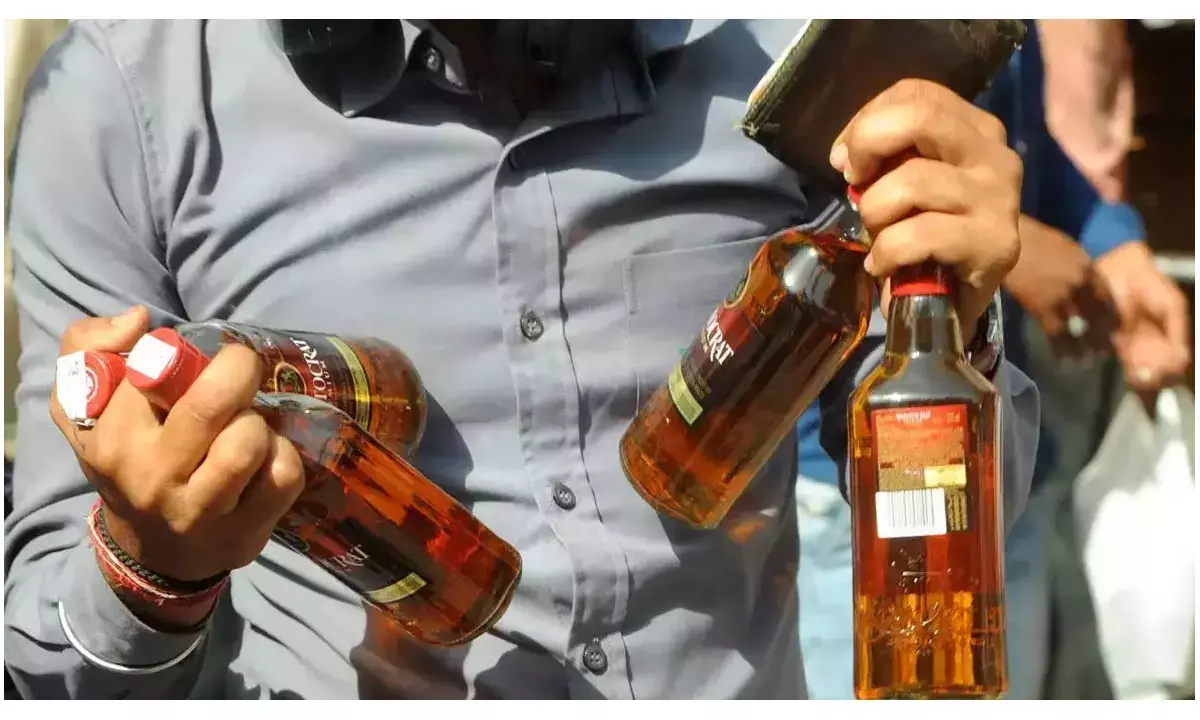 चंडीगढ़ के लेबल वाली 2844 बोतलें बरामद, ड्राइवर फरार