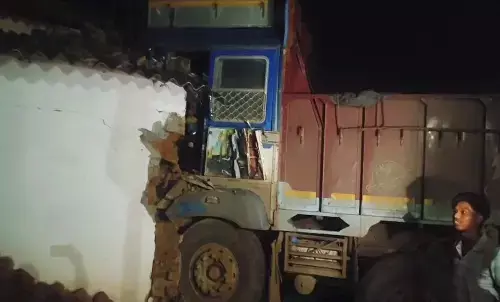 The truck lost control and entered the house