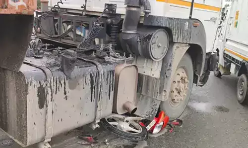 मोटरसाइकिल को रौंदा, मां और बेटे की मौत, पिता गंभीर, यूपी का रहने वाला था परिवार