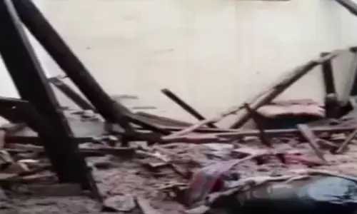 छत ढहने से पत्नी की मौत, पति गंभीर घायल छत ढहने से पत्नी की मौत, पति गंभीर घायल