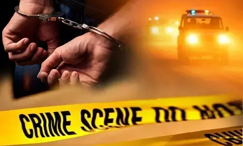 son killed his father by throwing a stone in paharganj